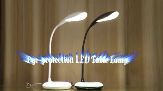 Lámpara de escritorio colorida del cambio LED de la base plástica de la energía efectiva elegante de la venta caliente con el cargador USB